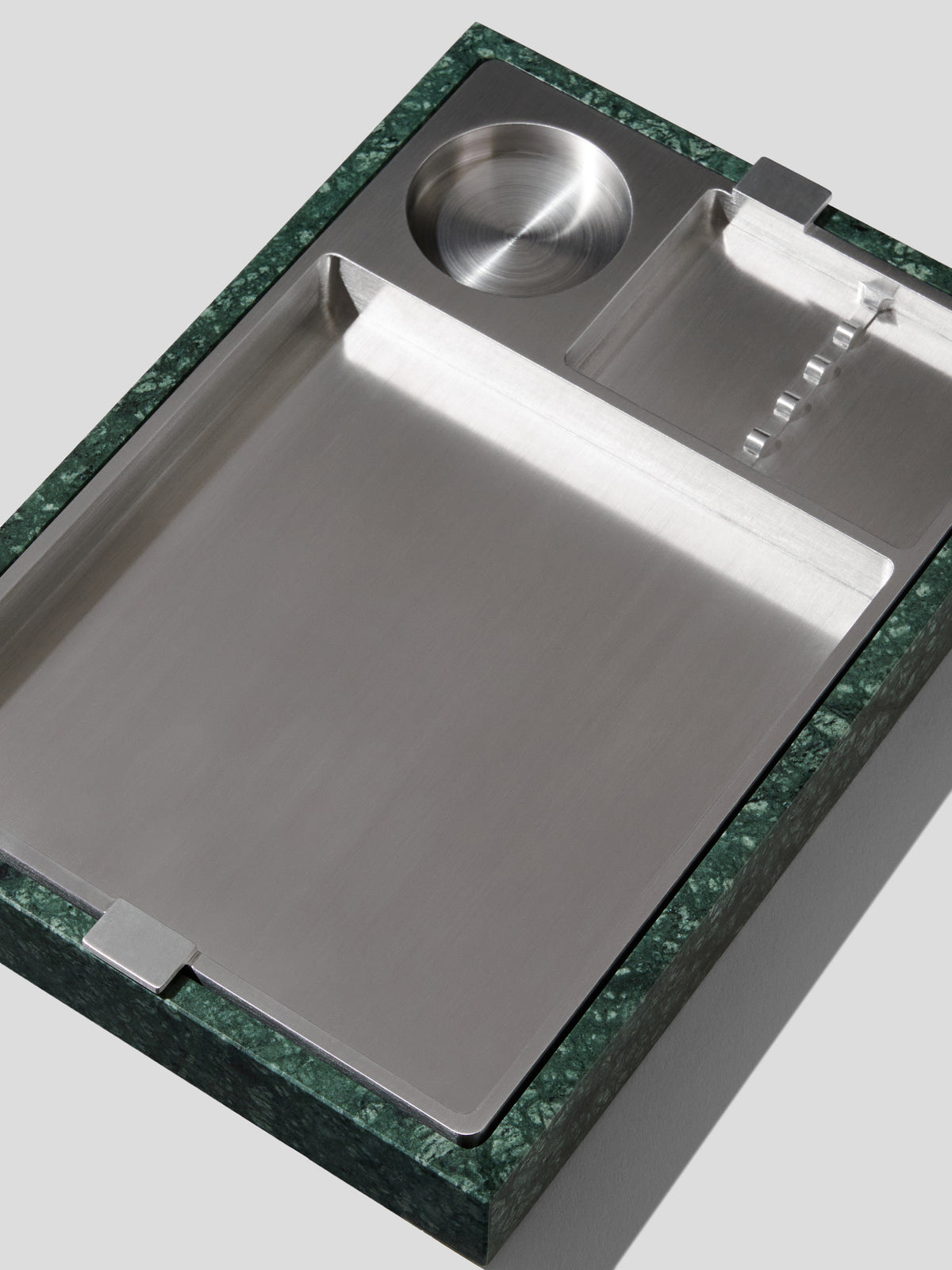 Color: Silver 
